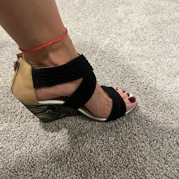 Black Suede Strap Wedge Sandals – size US 7 - Picture 4 of 11